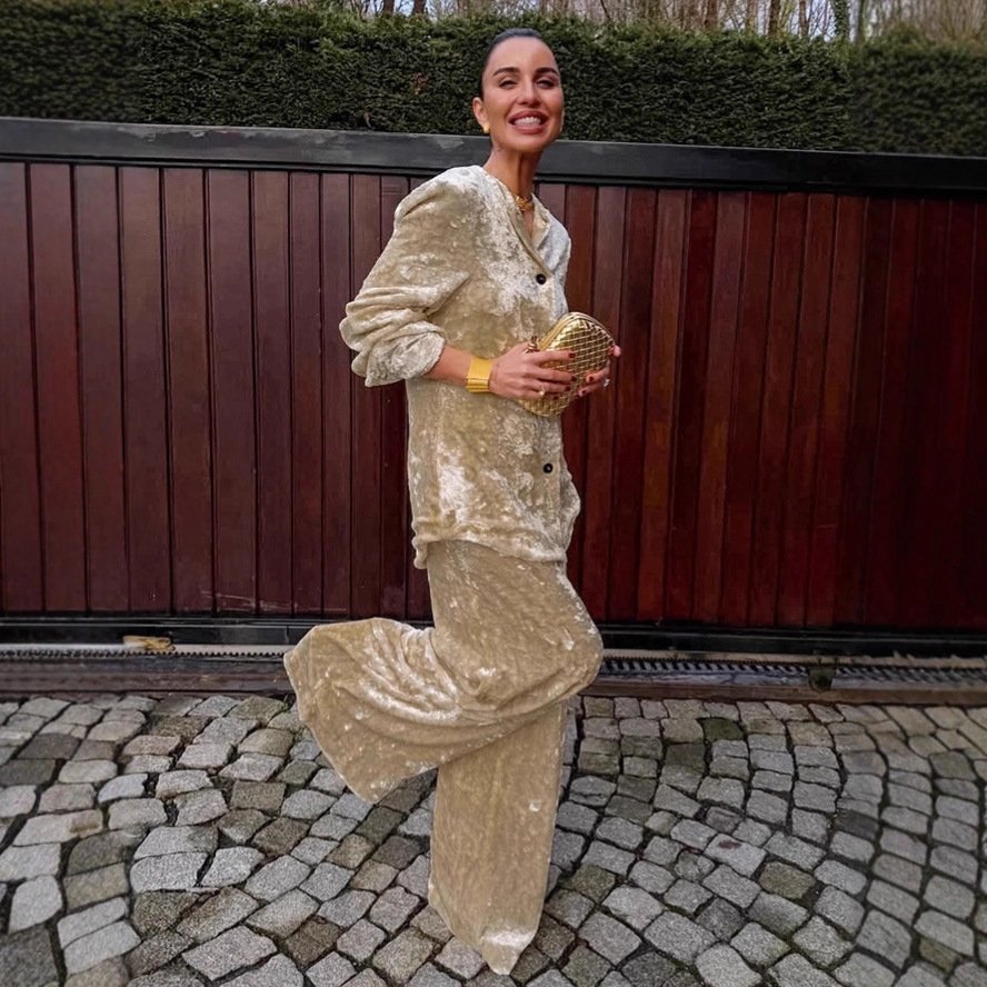 Women's Elegant Fashion Khaki Velvet Coat Two-piece Set - Image 3