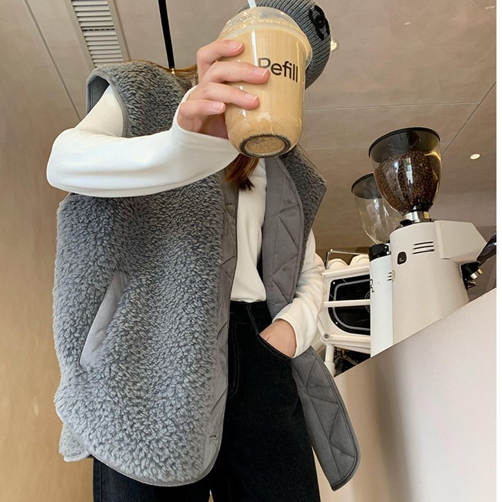 Gray Lamb Wool Warm And Loose Vest - Image 5