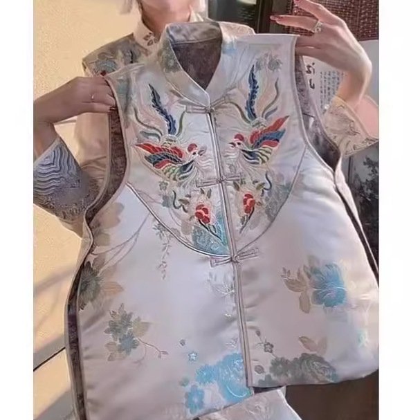 Split Stand Collar Machine Embroidery New Chinese Jacquard National Style Retro Buckle Vest For Women - Image 3