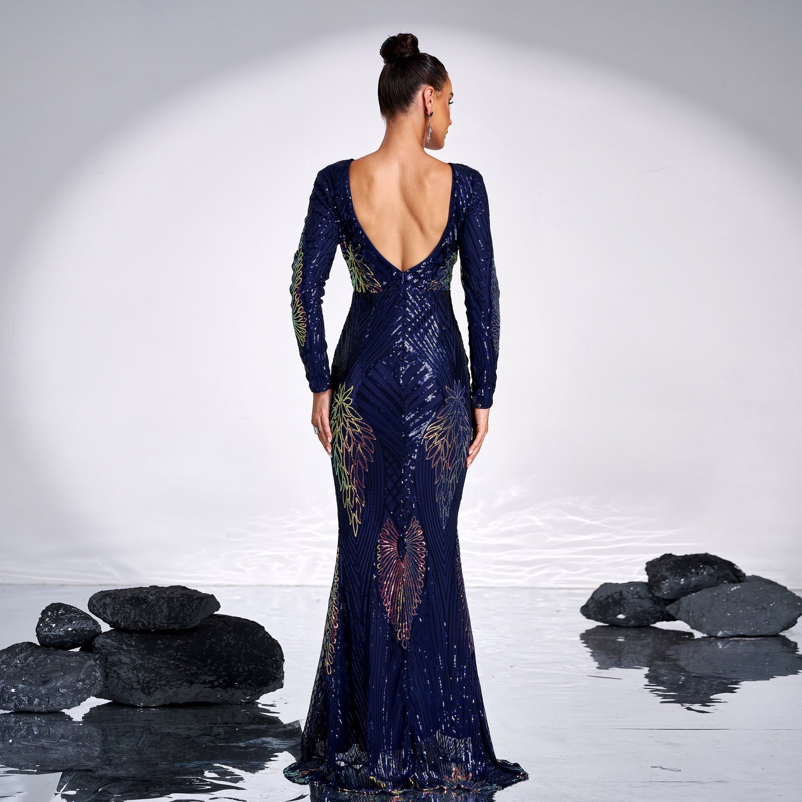 Long Sleeve Temperament Crew Neck Sexy Long Sequined Banquet Evening Dress - Image 3