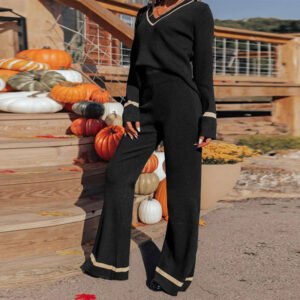 Women's Two-piece Set With Contrasting Trim