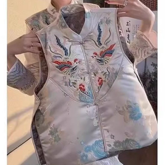 Split Stand Collar Machine Embroidery New Chinese Jacquard National Style Retro Buckle Vest For Women - Image 4