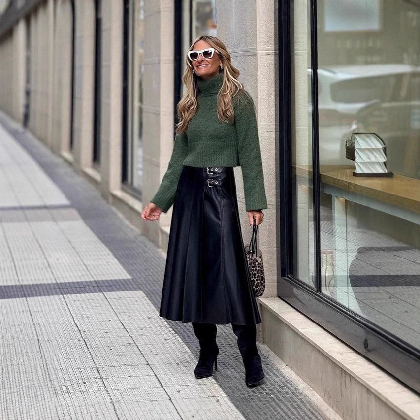 Fashion A-line Pleated PU Leather Skirt With Full Hem And Fitted Waist - Image 2