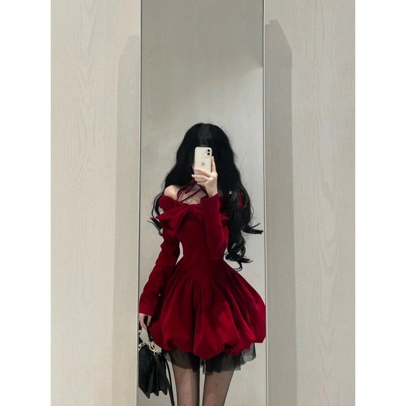 Classic Style Red Halter Velvet Dress - Image 2