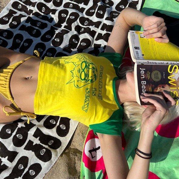 Contrast Color Round Neck Letter Print Slim Fit Short Slimming Navel-exposed Casual Top - Image 3