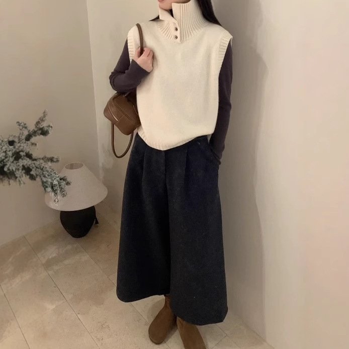 Versatile Artistic Mesh Sleeveless Knitted Vest - Image 5