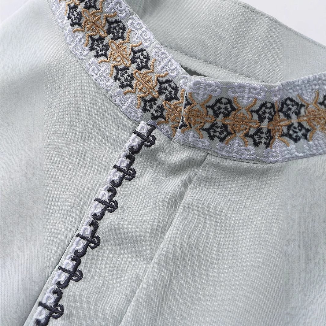 Muslim Men's Clothing Loose Lapel Fashion Robe - Image 3